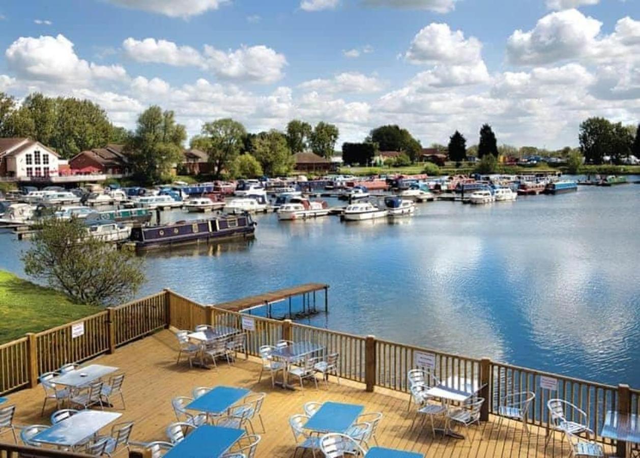 Beautiful 2 Bedroom Helmsley Lodge Northampton Zewnętrze zdjęcie