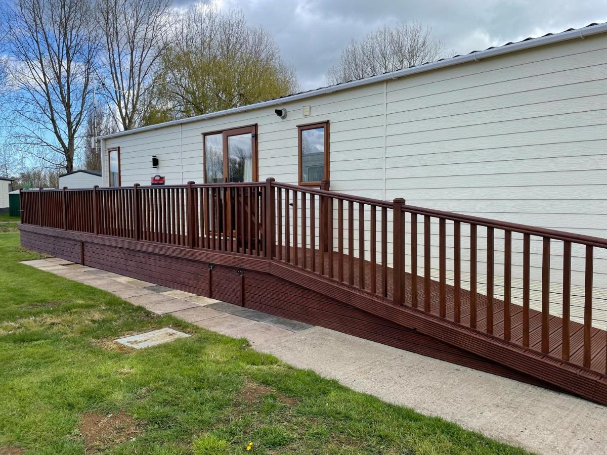 Beautiful 2 Bedroom Helmsley Lodge Northampton Zewnętrze zdjęcie