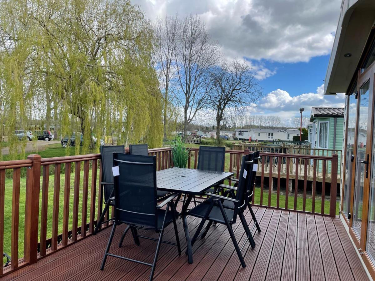 Beautiful 2 Bedroom Helmsley Lodge Northampton Zewnętrze zdjęcie